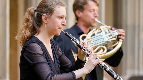 Oboistin und Hornist beim Eröffnungskonzert der MDR-Musiksommer Sonderausgabe in Erfurt