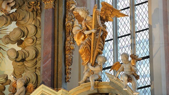 Engel mit Harfe in der Stadtkirche Naumburg