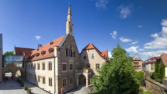 Augustinerkirche Erfurt, Außenansicht bei blauem Himmel