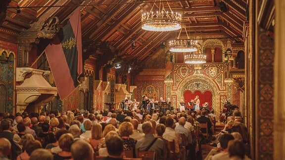 Die Kammersymphonie Leipzig beim Konzert im Festsaal der Wartburg.