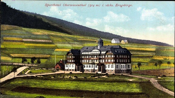 Oberwiesenthal im Erzgebirge Sachsen, Blick auf das Sporthotel
