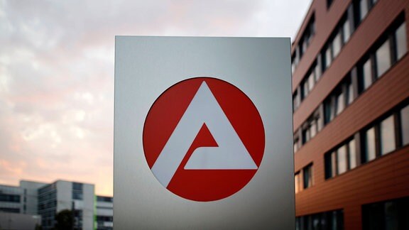 Arge-Logo an der Agentur für Arbeit in Ossendorf. 
