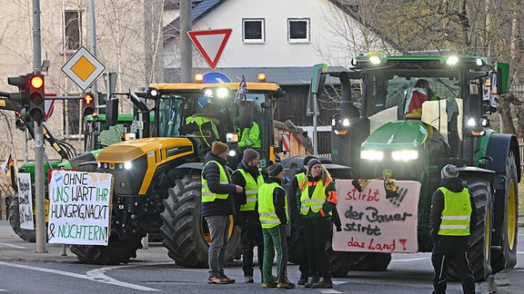Bauernprotest an der Chemnitzer Autobahnanschlußstelle Glösa der A 4.