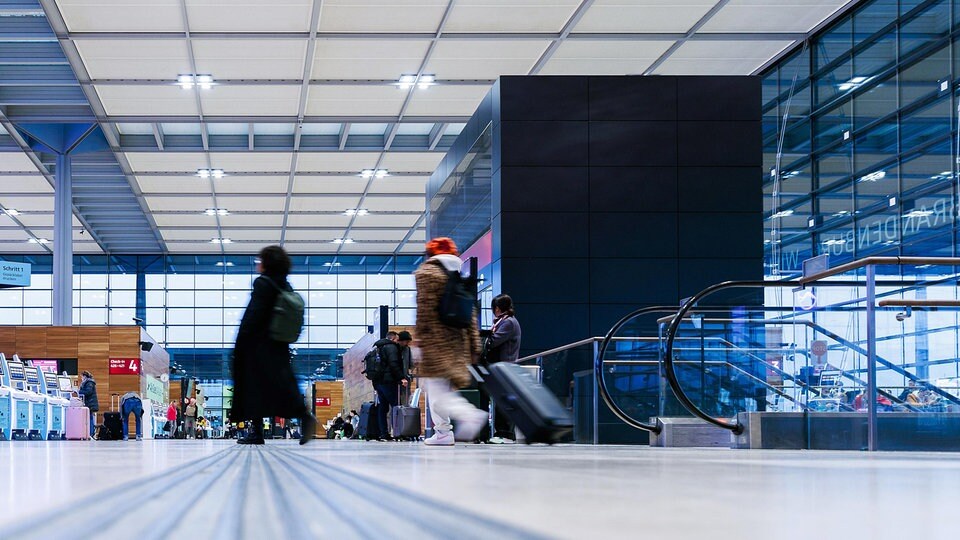 Verdi Ruft Lufthansa-Bodenpersonal Wieder Zu Warnstreik Auf – Auch ...