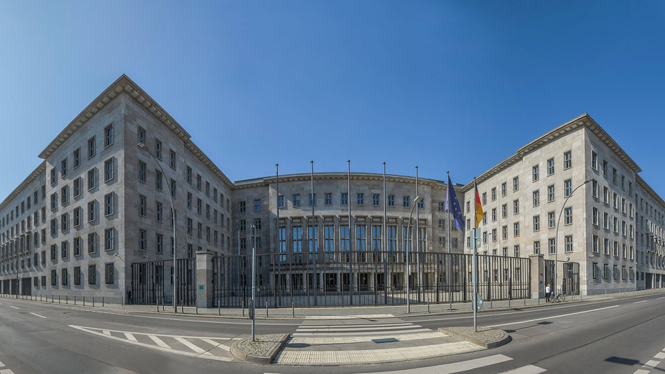 Lindner fährt Sparkurs: Wenig Spielraum in Bundeshaushalt trotz Steuerplus