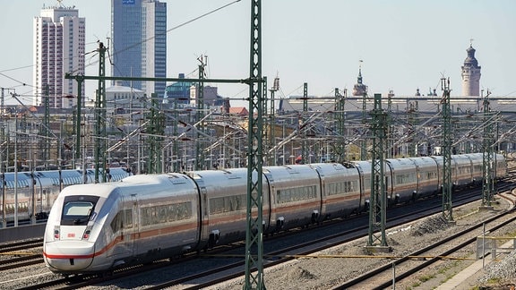 ICE Zug am Hauptbahnhof Leipzig