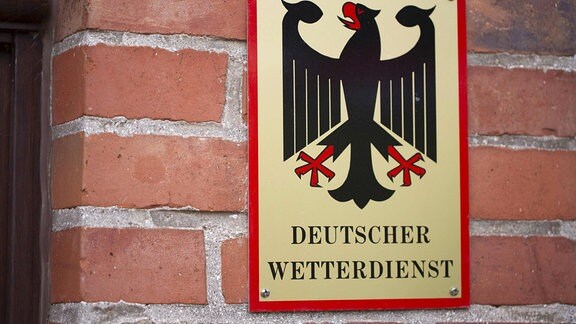 Schild des Deutschen Wetterdienstes