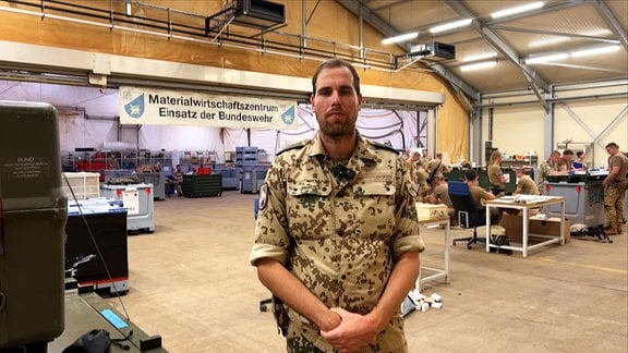 Hauptmann des Logistikkommandos der Bundeswehr im Camp in Mali