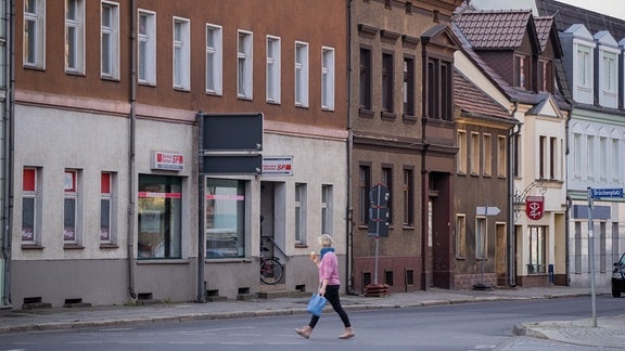 Teilweise leerstehende Geschäfte in der Berliner Straße in Lübben.