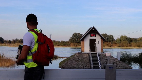 Der Wasserstand der Oder am Pegel in Ratzdorf