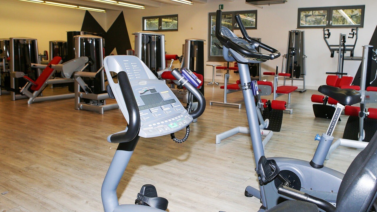 In Corona Zeiten Ins Fitnessstudio Worauf Sollten Sie Achten Das Erste