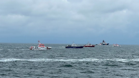 Suche nach den vermissten Seeleuten des Frachters "Verity", der am 24.10.23 nach einer Kollision zweier Frachter in der Nordsee gesunken ist. 