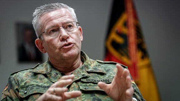 Generalmajor André Bodemann, Befehlshaber des Territorialen Führungskommandos, in einem Interview