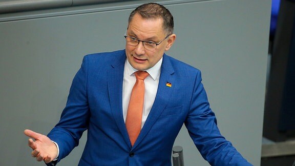 Tino Chrupalla, AfD-Bundesvorsitzender und Fraktionsvorsitzender der AfD, spricht bei der Sitzung des Bundestags.