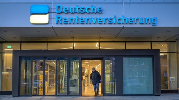 Eingang einer Filiale der Deutschen Rentenversicherung