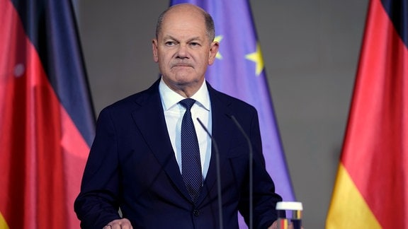 Bundeskanzler Olaf Scholz gibt nach einem Treffen mit Regierungschefs am Mittwoch, den 6. November 2024, in Berlin eine Erklärung ab.