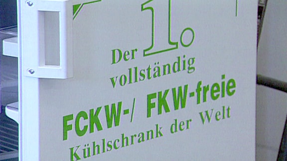 historische Aufnahme des von Foron entwickelten ersten FCKW-freien Kühlschranks