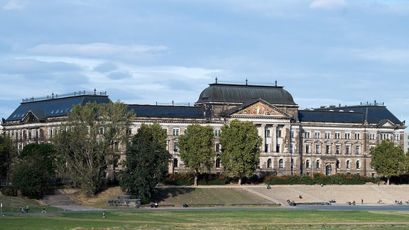Blick auf das Sächsische Staatsministerium der Finanzen in Dresden