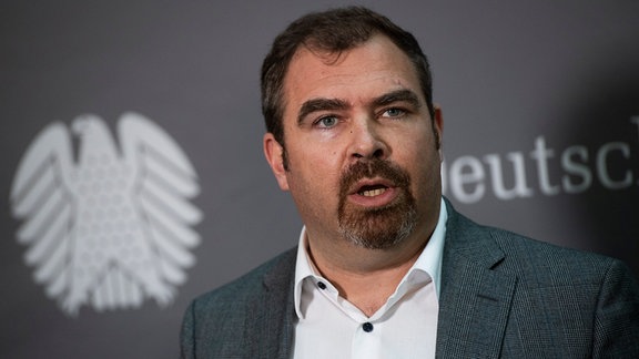 Florian Hahn spticht im Bundestag.