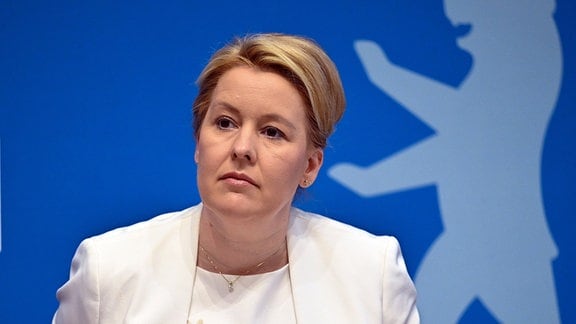 Franziska Giffey (SPD), Bürgermeisterin und Senatorin für Wirtschaft, Energie und Betriebe aufgenommen während der Pressekonferenz nach der Sitzung des Berliner Senats.