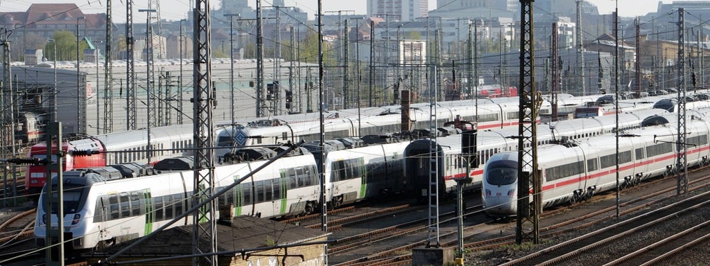 Deutsche Bahn Lokfuhrer Der Gdl Wollen Bereits Ab Dienstagabend Streiken Mdr De