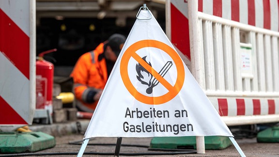 Gefahrenzeichen Arbeiten an Gasleitungen an einer Baustelle