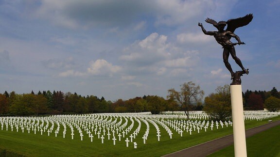 Amerikanischer Soldatenfriedhof mit Gedenkstätte in Henri-Chapelle.