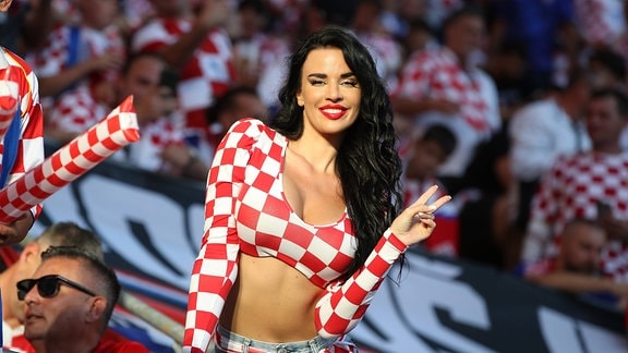 Miss Kroatien Kroatiens Edel-Fan Ivana Knöll