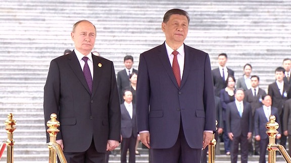 Russlands Präsdident Wladimir Putin (li.) und Chinas Staatsoberhaupt Xi XingPi (re.)