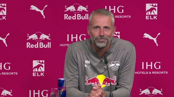 Marco Rose, Trainer RB Leipzig, spricht auf Pressekonferenz.