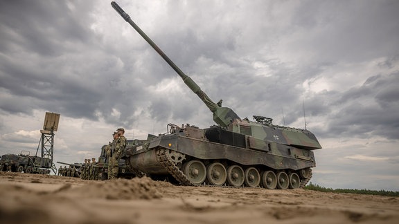 Ein Geschütz vom Typ Panzerhaubitze 2000 der Bundeswehr der NATO