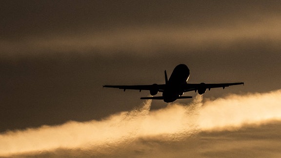 Ein startendes Flugzeug