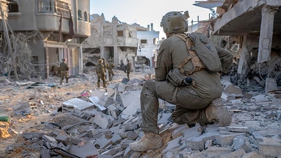 Israelische Truppen bei einer Bodenoperation im nördlichen Gazastreifen.