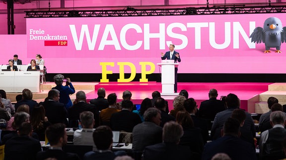 Christian Lindner, Bundesvorsitzender der FDP und Bundesminister der Finanzen, spricht auf dem 75. Ordentlichen Bundesparteitag der FDP in Berlin.