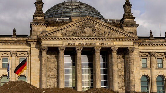 Hauptportal des Bundestages in Berlin
