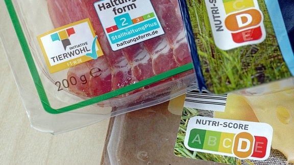 Kennzeichnung Tierwohl und Haltungsform und Nutriscore auf Lebensmittelpackungen