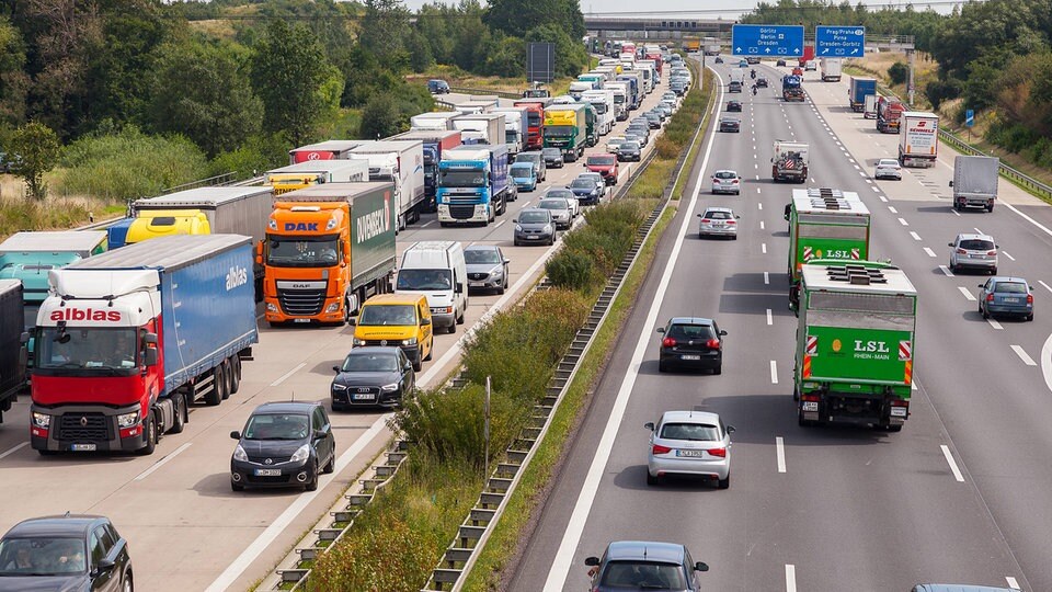 Stau Zu Pfingsten: Auf Diesen Autobahnen Und Straßen In Sachsen Dauert ...