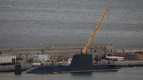 Ein Atom-U-Boot der Astute-Klasse, neuste Generation der britischen Royal Navy, liegt auf der Militärbasis in Gibraltar.