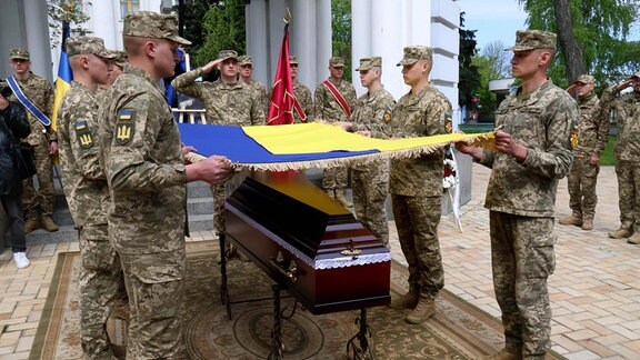 Begräbnis für einen bei Bachmut gefallenen US-Kämpfer der Ukrainischen Fremdenlegion in Kiew Mai 2023