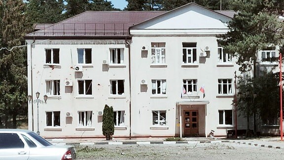 Schäden durch einen ukrainischen Granateneinschlag in der Stadt Shebekino. 