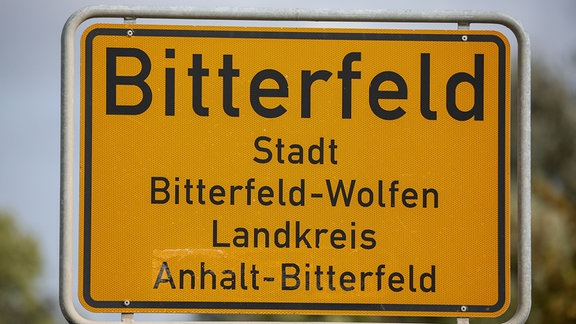 Das Ortseingangsschild von Bitterfeld