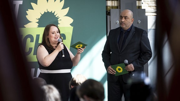 Ricarda Lang, Bundesvorsitzende von BUENDNIS 90/DIE GRUENEN, und Omid Nouripour, aufgenommen im Rahmen einer Presseveranstaltung in Berlin