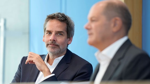 Steffen Hebestreit der Sprecher von Olaf Scholz bei der Sommer-Pressekonferenz des Bundeskanzlers in der Bundespressekonferenz.