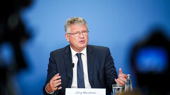 Der ehemalige AfD-Bundesvorsitzende Jörg Meuthen gibt eine Pressekonferenz zu seinem Eintritt in die Deutsche Zentrumspartei. 