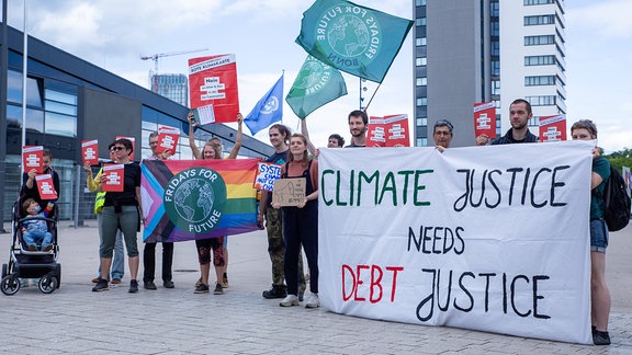 Protest von Klimaaktivisten beim Auftakt internationaler Klimaschutz-Beratungen in Bonn. 