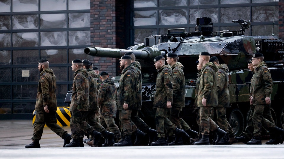 Krieg in Israel: Bundeswehr verlegt mehr als 1.000 Soldaten