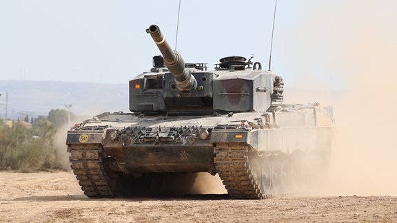 Ein Kampfpanzer Leopard 2A4