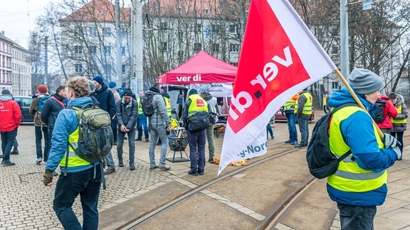Streik Nummer drei bei den Leipziger Verkehrsbetrieben. Hunderte Beschäftigte legten am Freitag die Arbeit nieder