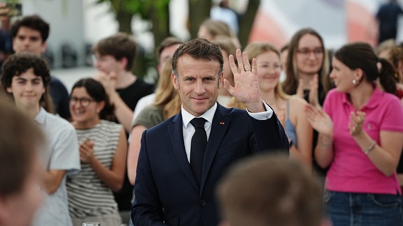  Frankreichs Präsident Emmanuel Macron besucht das Demokratiefest anlässlich 75. Jahre Grundgesetz. Der französische Präsident Macron ist zusammen mit seiner Frau auf Einladung von Bundespräsident Steinmeier zu einem dreitägigen Staatsbesuch in Deutschland