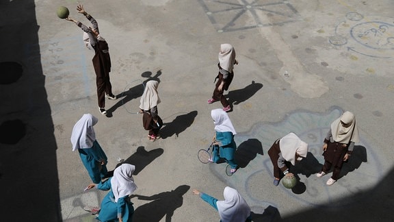 Mädchenschule in Teheran, Iran 